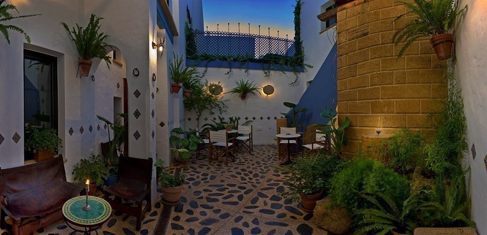 Hostal Casa Alborada Conil De La Frontera Exterior photo